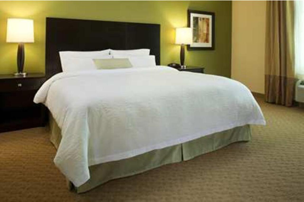 Hampton Inn & Suites Pensacola/I-10 Pine Forest Road Ferry Pass Екстериор снимка