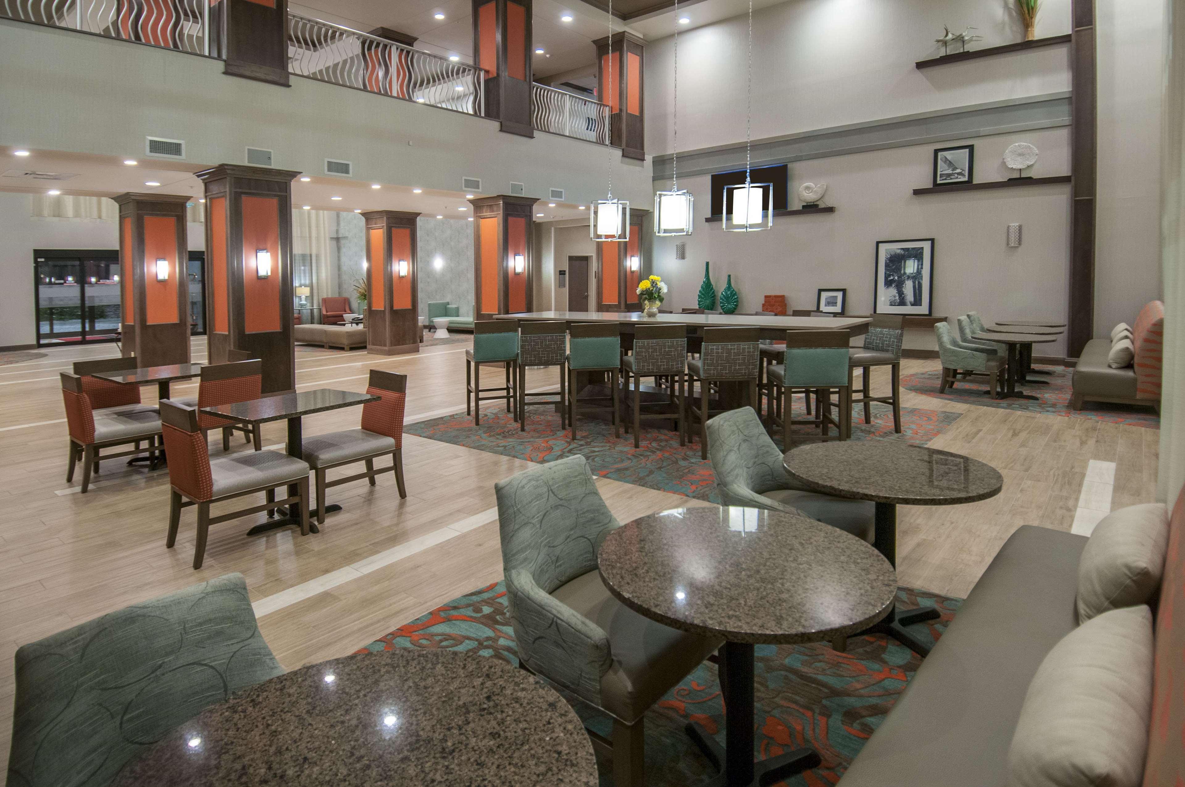 Hampton Inn & Suites Pensacola/I-10 Pine Forest Road Ferry Pass Екстериор снимка