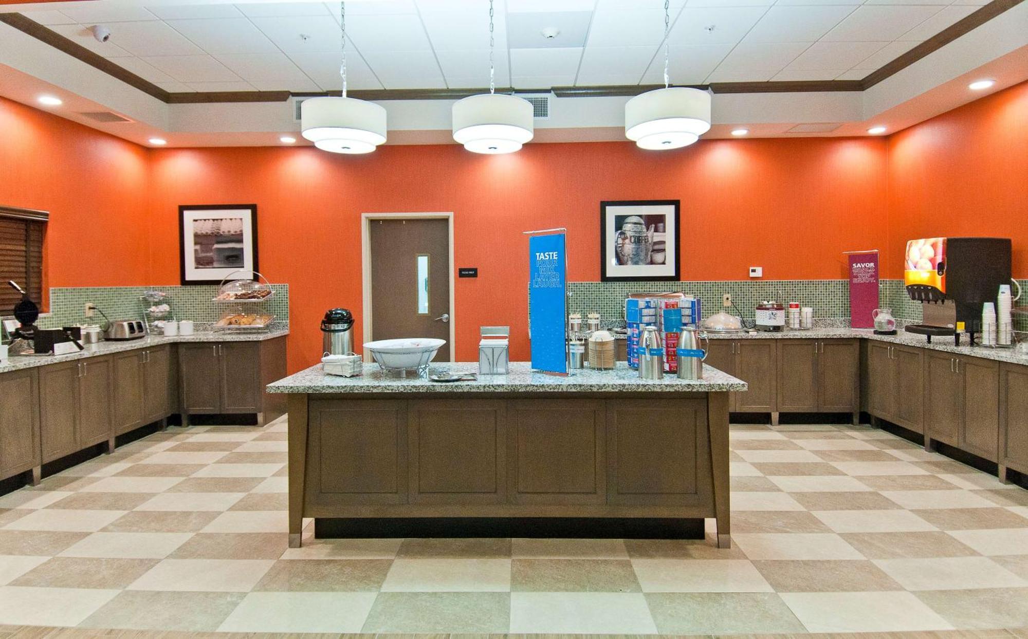 Hampton Inn & Suites Pensacola/I-10 Pine Forest Road Ferry Pass Екстериор снимка